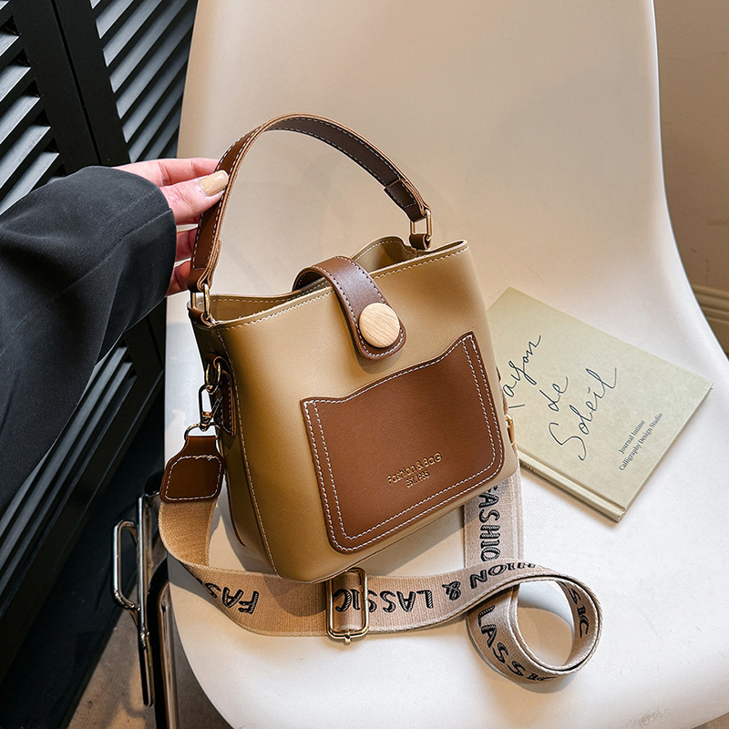 This year's popular bags 2024 new trendy spring and summer fashion women's top handle crossbody unisex versatile retro bucket bag