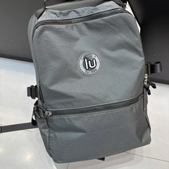 ルルの新しいバックパック 22L ニュークルー テクスチャー 通勤バッグ 大容量 軽量 防水 ファッション メンズ レディース