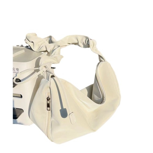 Korean style niche pleated cloud bag, versatile and simple commuter dumpling bag, new style girls' large capacity crossbody bag