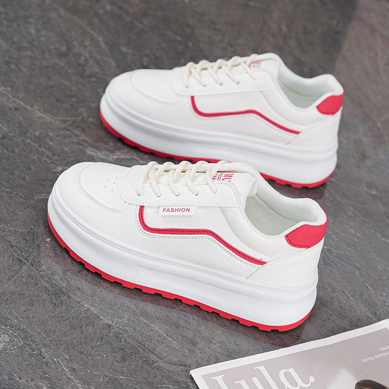 2025 zapatos blancos de mujer de otoño con suela gruesa coreana de alta tendencia zapatos deportivos casuales de mujer zapatos de skate de moda