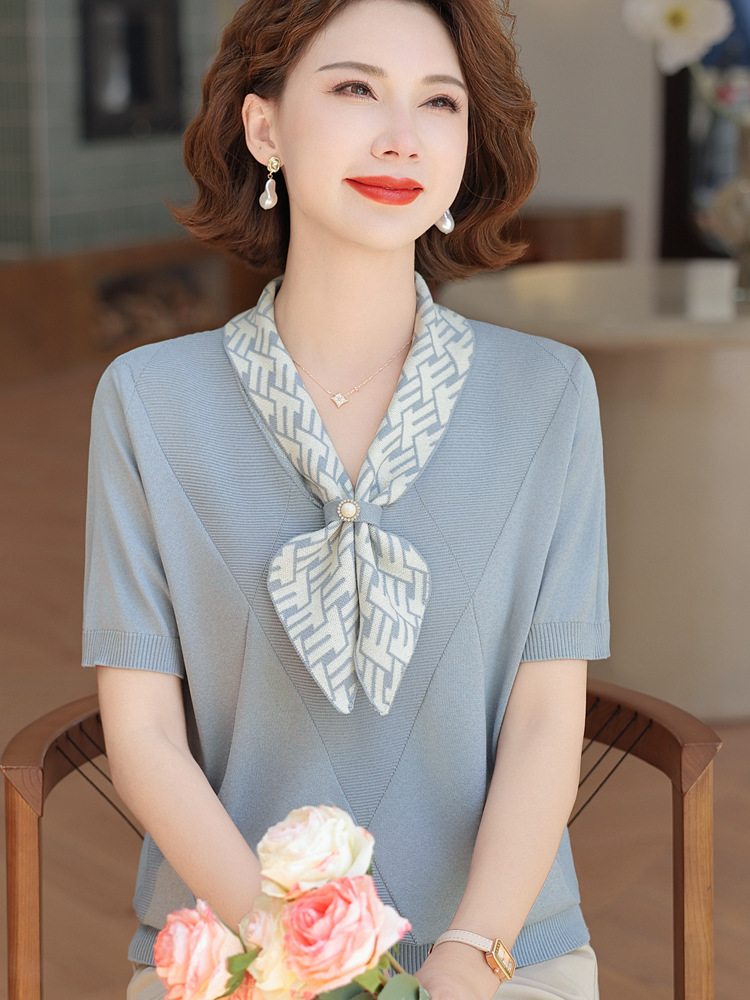 2026年新作ママ向け夏服、アイスシルク半袖Tシャツ、おしゃれな中高年女性向け夏用薄手ニットトップスセット
