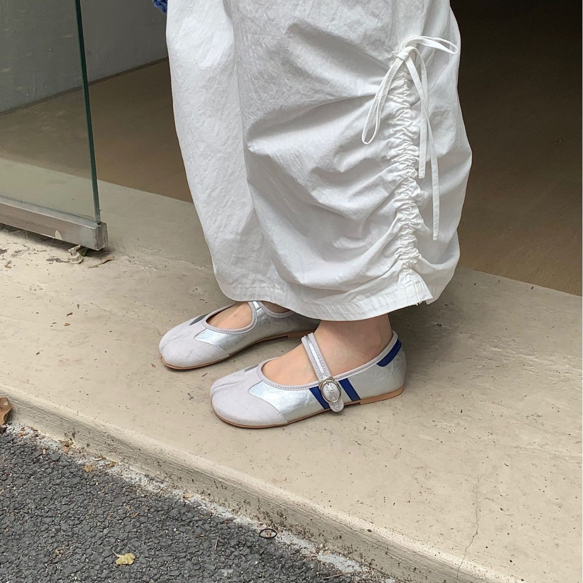 Split-toe Single 2025 New Model, Horseshoe With One-strap Buckle, Suede Retro Mary Jane Soft-soled Fashion Shoes For_vogvips.com