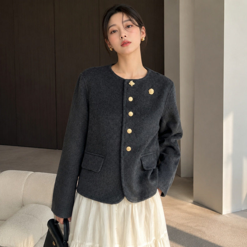 2026 Autumn New Double-Sided Wool Coat for Women, Short Loose Fit, Slimming Double-Sided Wool High-End Commuter Jacket Trend 2026 Autumn New Double-Sided Wool Coat for Women, Short Loose Fit, Slimming Double-Sided Wool High-End Commuter Jacket Trend