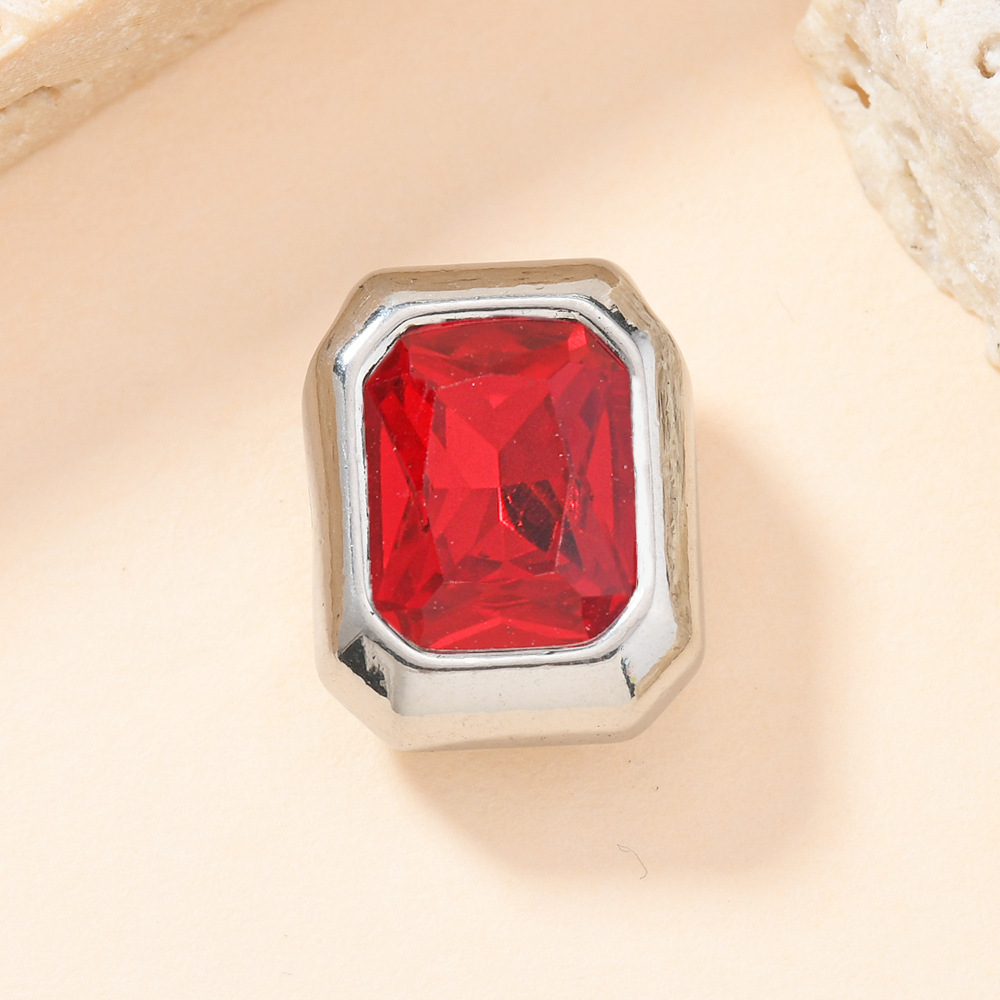 DZ589 - Acero (perforación roja)