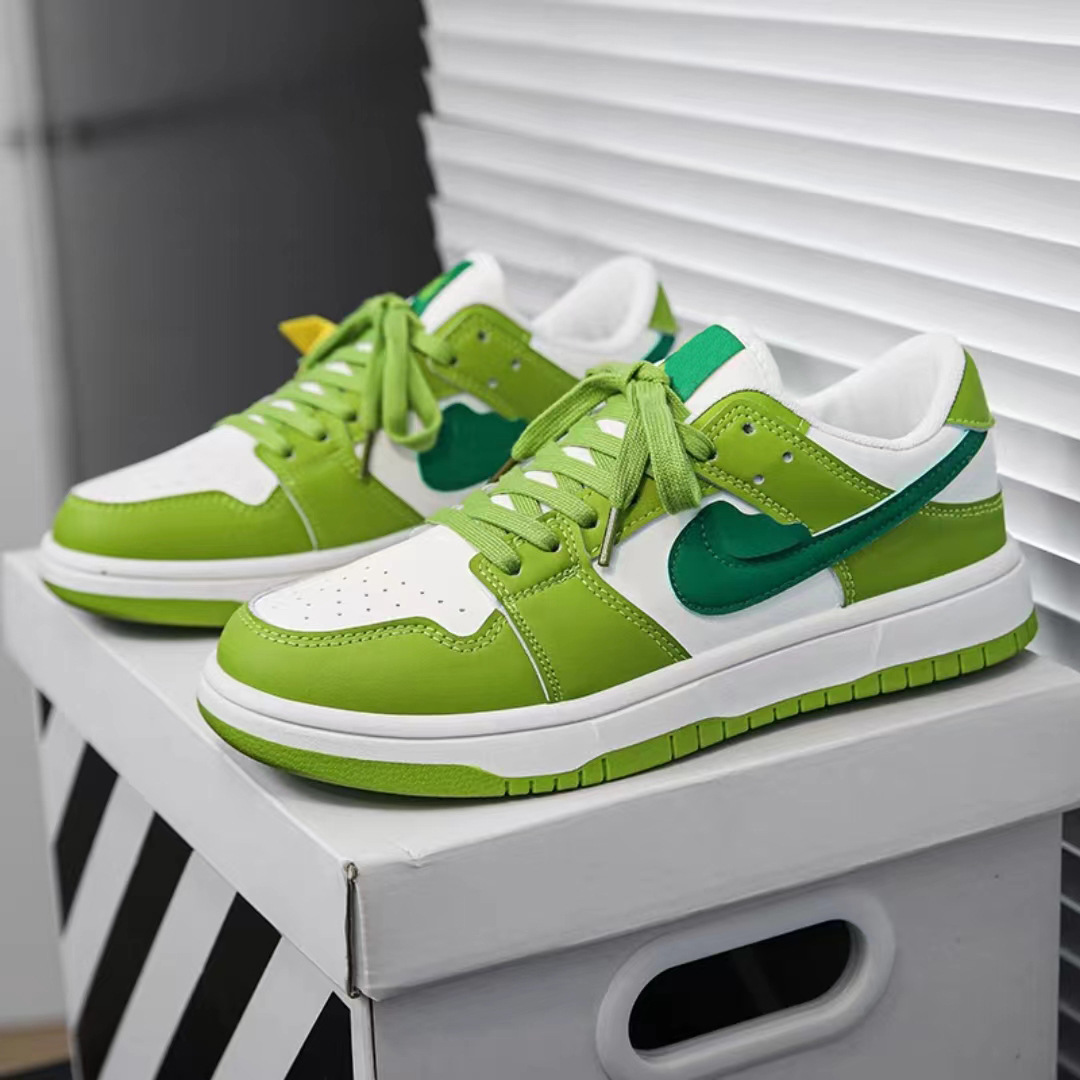 2025 nuevo estilo de pareja de corte bajo estudiante ligero zapatillas AJ a juego de color moda zapatos blancos de mujer hombre salvaje