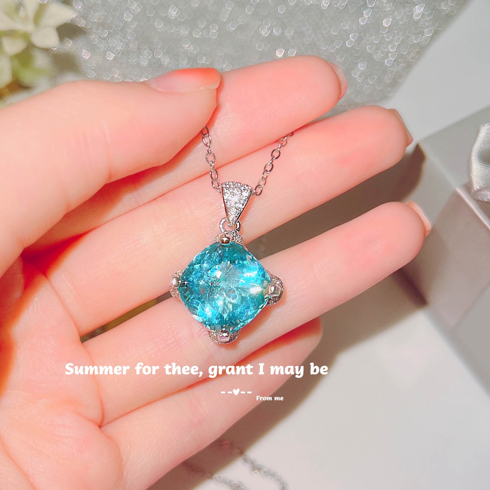 Pequeño Libro Rojo recomendar imitación natural aguamarina Topacio colgante 15 Karat simulación Esmeralda grasa cuadrado color collar del tesoro