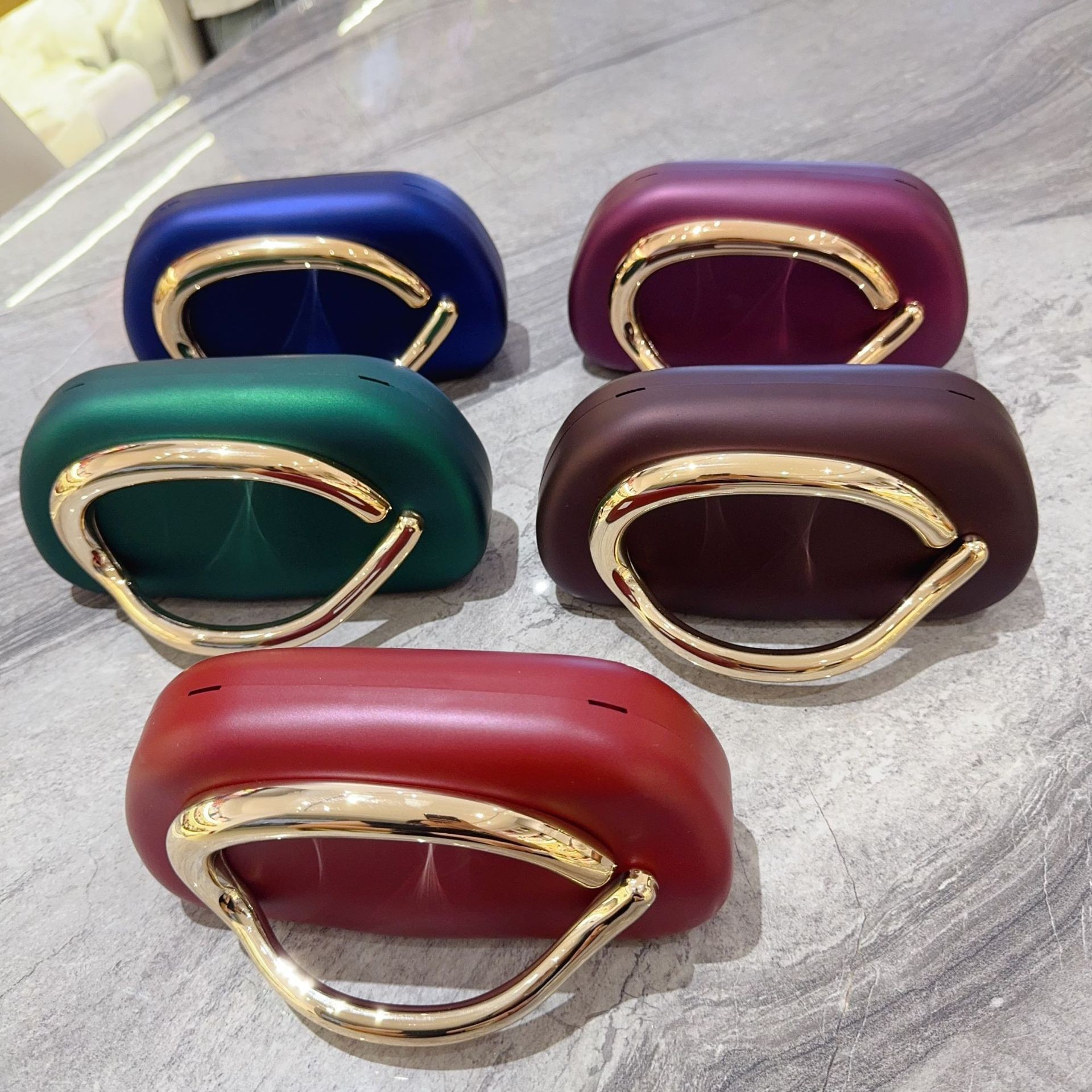 Europa y América tendencia transfronteriza bolsa de cena ligera de lujo bolsa acrílico cadena metal para llevar un solo hombro bolso de mano ropa de noche