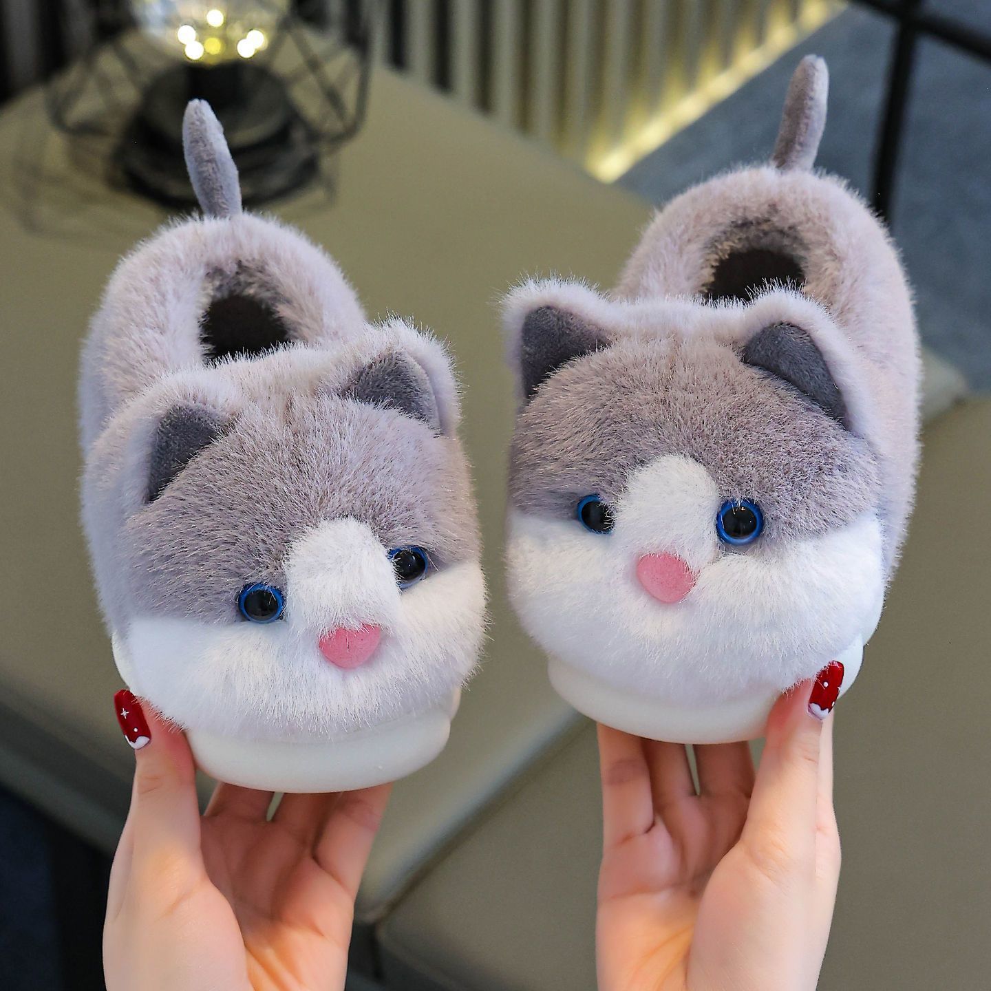 Zapatos de algodón para niños en invierno en el hogar calentamiento antideslizante para niñas zapatos de peluche de moda para niños zapatillas de algodón tacones