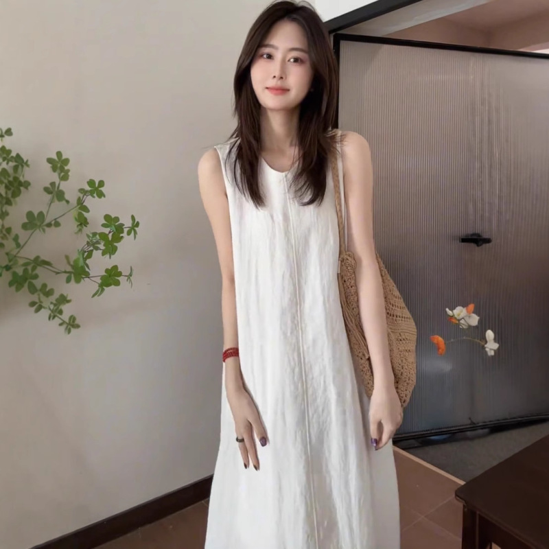 Aiyixuan フレンチオフホワイトノースリーブベストドレス女性の新しいハイエンド海辺の休暇気質ミッドレングススカート|undefined