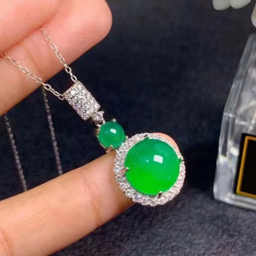 Agate accessory, set jade, emerald pendant, earrings, ice imitation