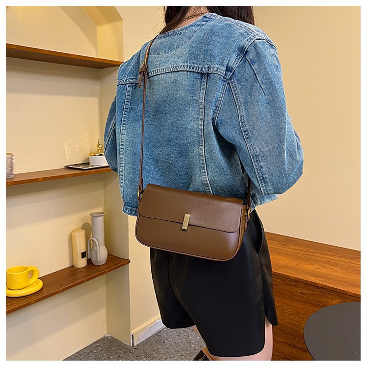 Semplice piccola borsa quadrata per le donne 2023 nuova borsa a tracolla alla moda e alla moda, borsa a tracolla in morbida pelle_voghion.com