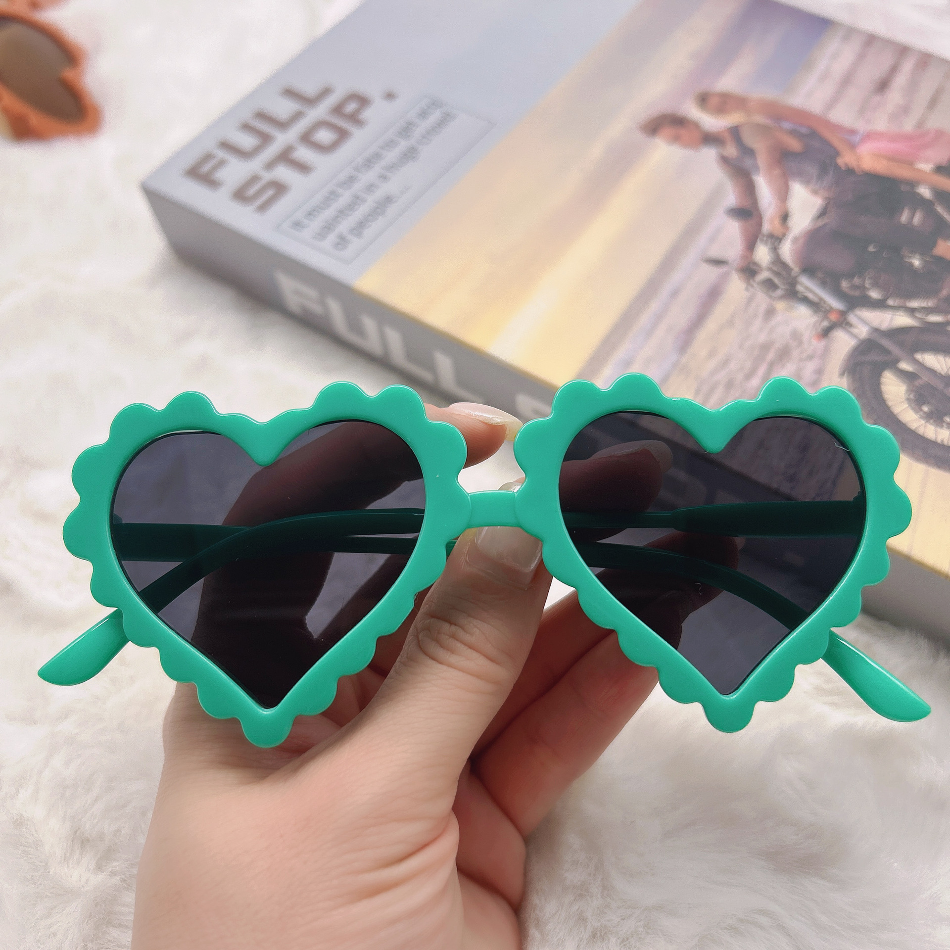 Gafas de sol infantiles con forma de corazón para niños y niñas, gafas de sol con protección UV, gafas infantiles con forma de corazón para niñas, gafas para niños pequeños