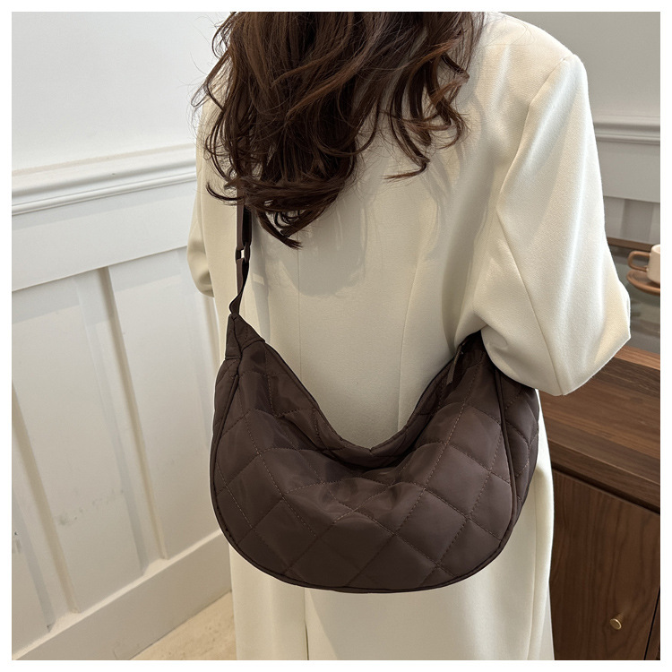 "Stylish large-capacity dumpling bag 2025 New trendy and fashionable niche single-shoulder bag, versatile and simple crossbody bag wholesale. undefined