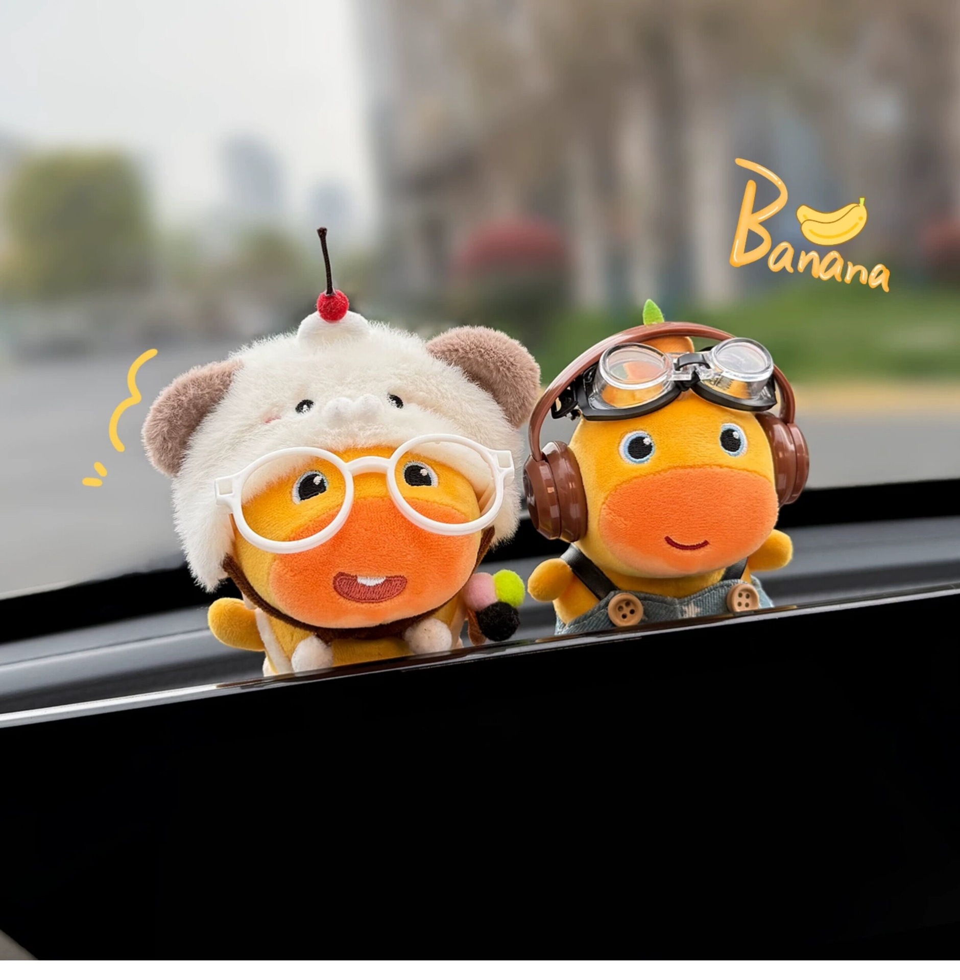 Authentic Capybara Lulu Car Ornament, Car Dashboard Display Screen Decorative Doll, Interior Car Accessory Figurine