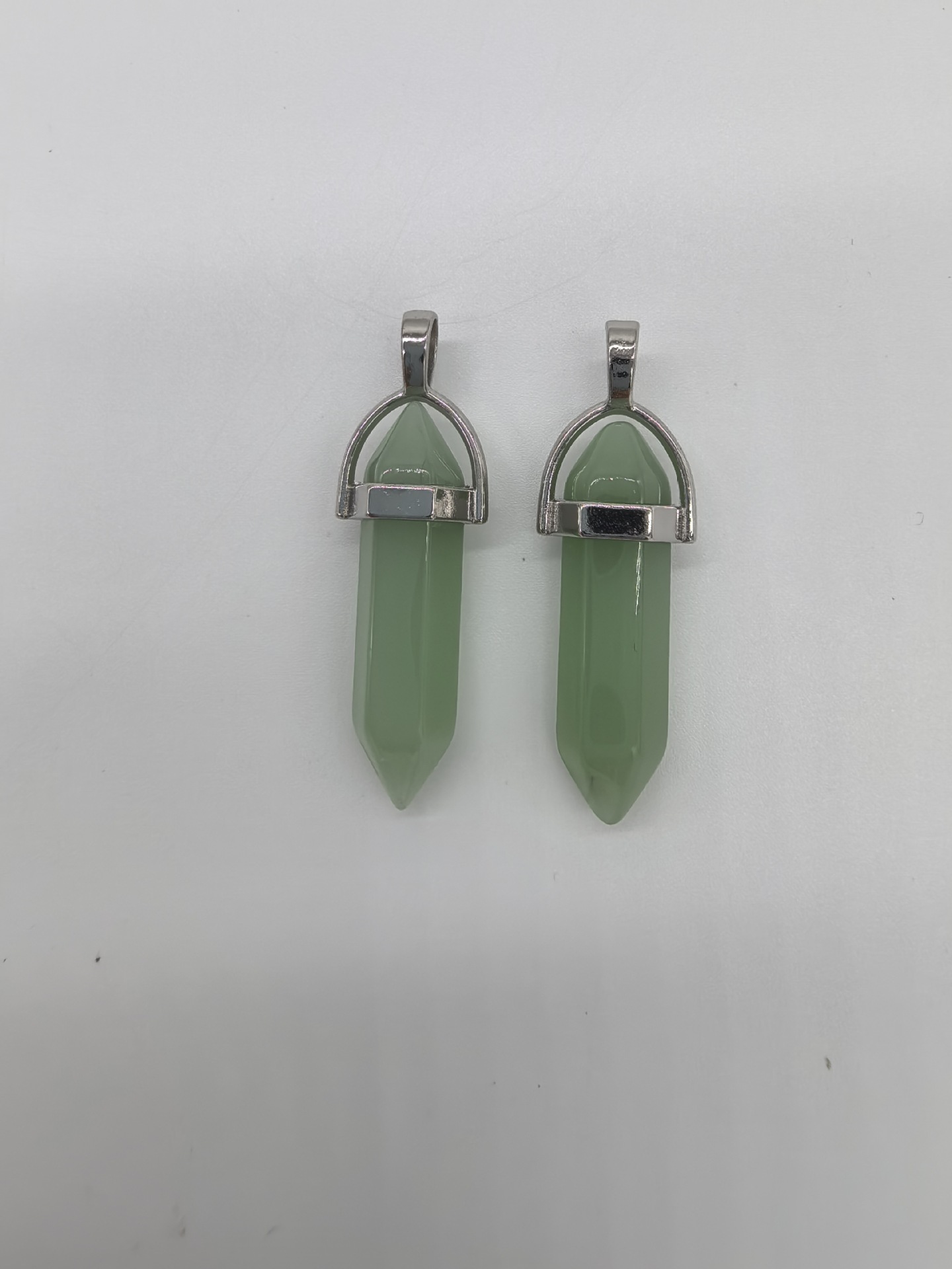 Transfronterizo Amazon colgante hexagonal de cristal sintético bala punta pendulante collar de cristal joyería colgante gemas