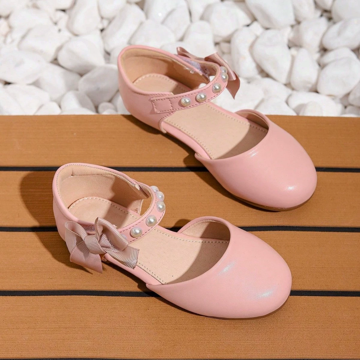 Трансграничная школа внешней торговли стиль сладкий лук жемчужная обувь принцессы на мягкой подошве модная дикая плоская обувь для девочек