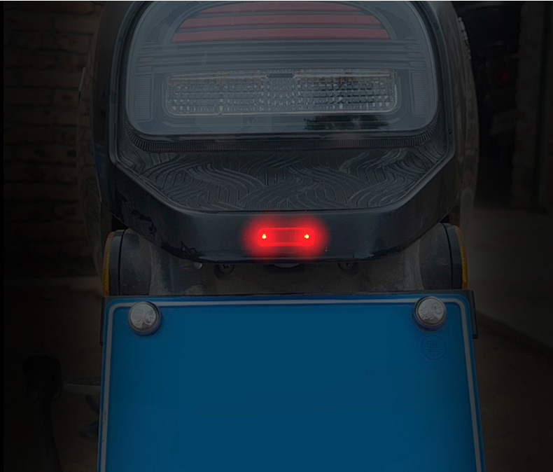 Car solar charging middle net light riding night riding anti-rear-end motorcycle electric car universal flash warning light