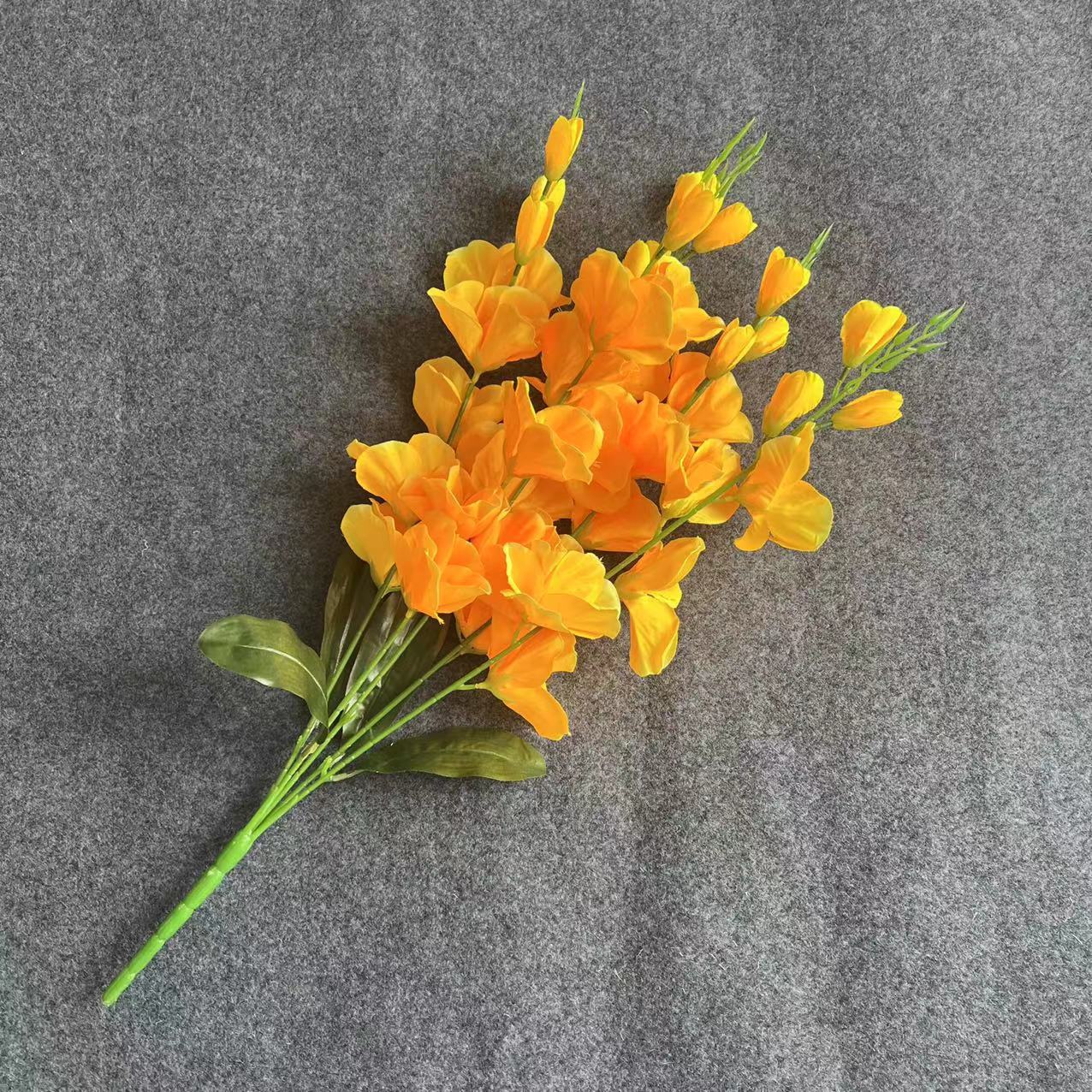 노란색