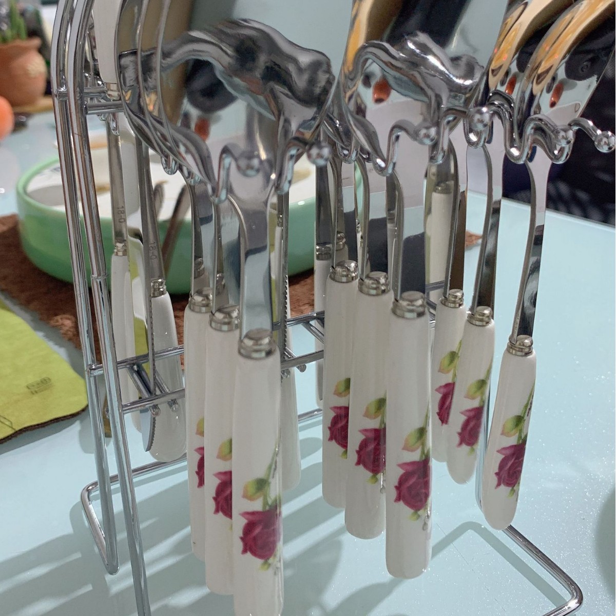 Cruzar la frontera Amazon chapado en oro cuchillo, tenedor y cuchara 24 piezas hogar fiesta banquete vajilla de acero inoxidable regalo traje de madera de bambú