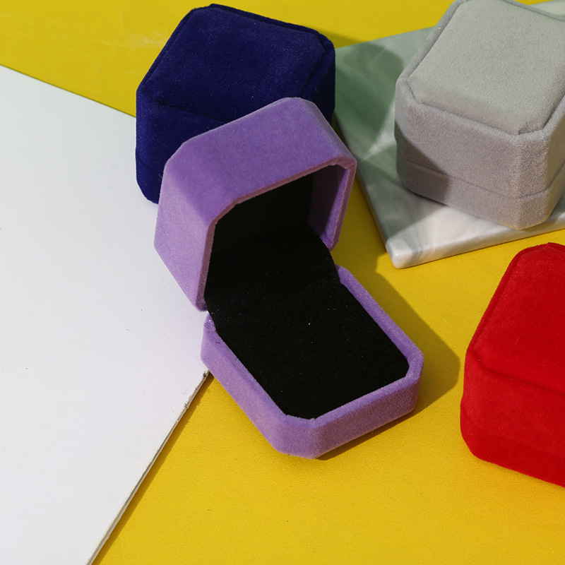 厂家直销新款高档绒布珠宝首饰盒复古戒指礼品包装盒详情3