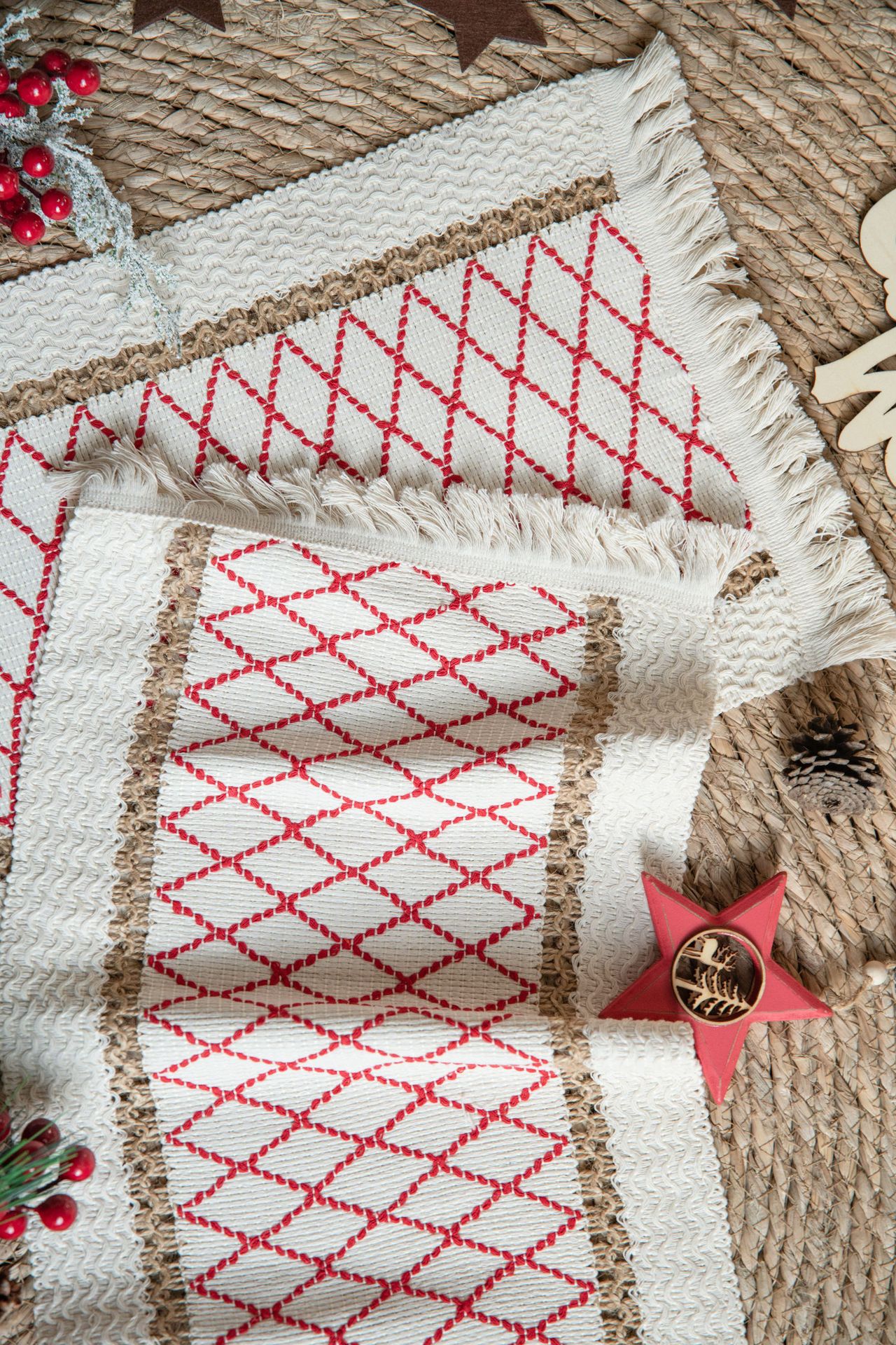 红菱形麻绳餐垫