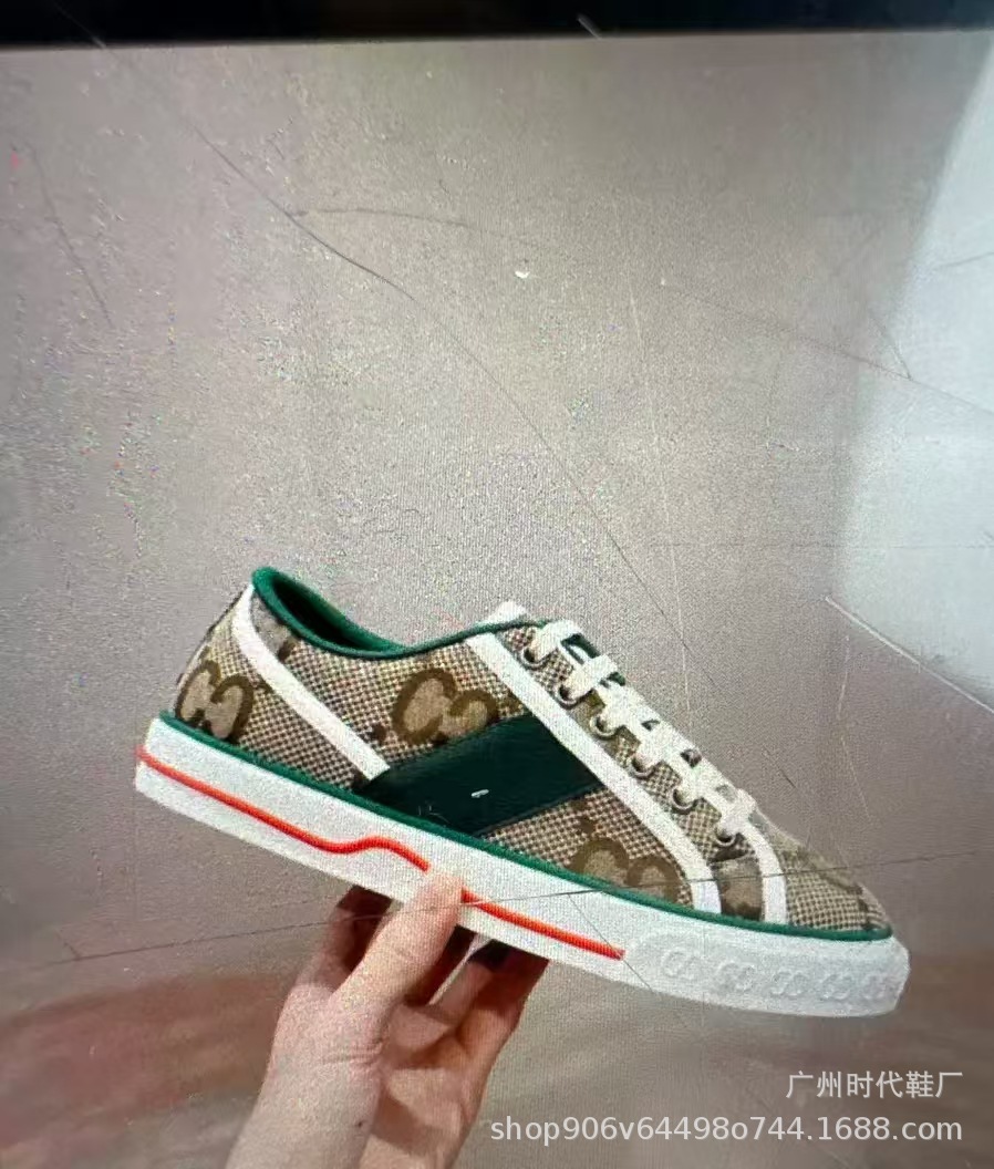 G1977 zapatos de lona de presbiterio para mujer 2023 primavera estilo fino bordado retro pareja zapatos deportivos casuales planos de todo fósforo