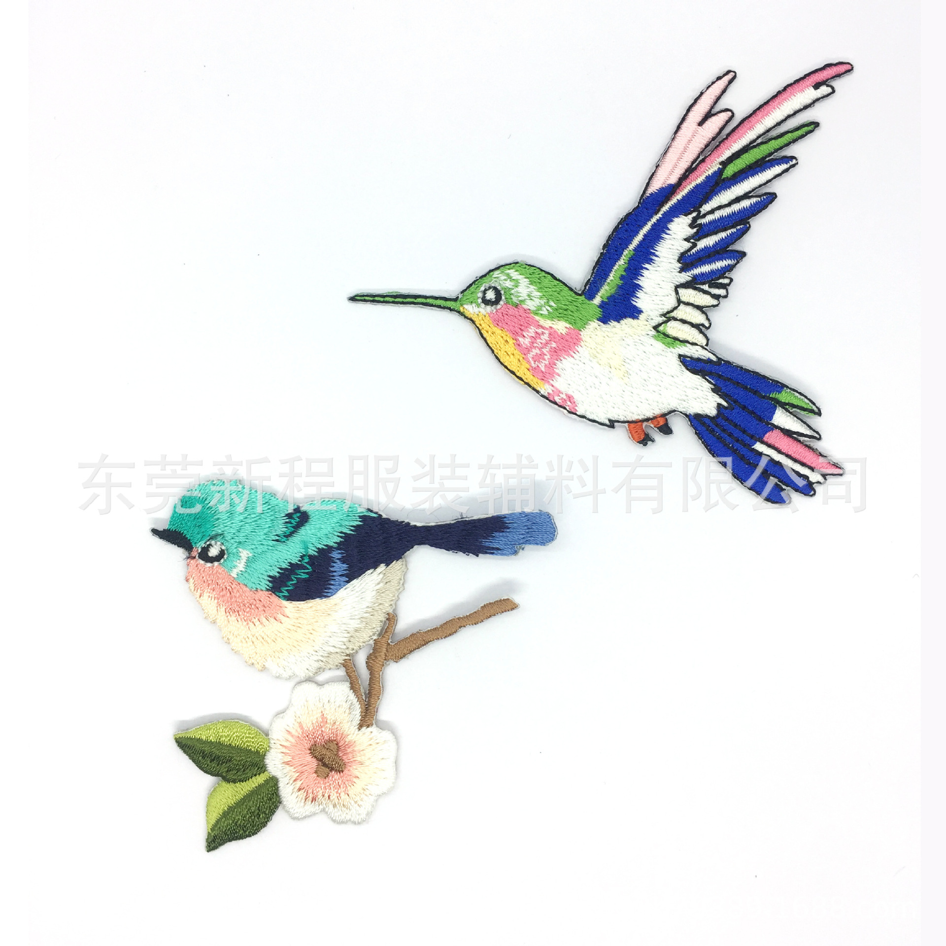 Procesamiento personalizado de dibujos animados amazónicos tejidos bordados parches espalda velcro sello espalda bordado pegatinas