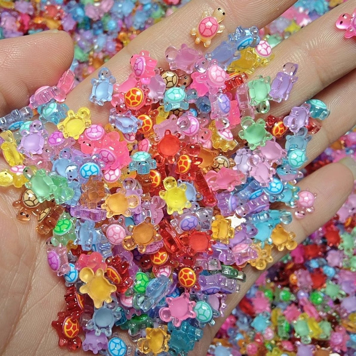 Resina Roja de Internet manicura accesorios de joyería de tortuga pequeña mini dibujos animados pintados para imprimir accesorios de uñas a través del hielo DIY