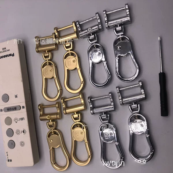 Car Keychain Men's and Women's Metal Anti-lost Key Ring Pendant Creative Gift