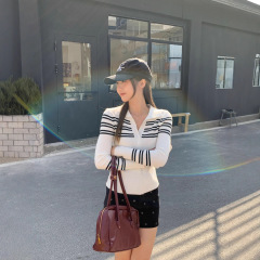 艾蜜朵黑白条纹polo领针织打底衫女修身显瘦软糯气质v领上衣女