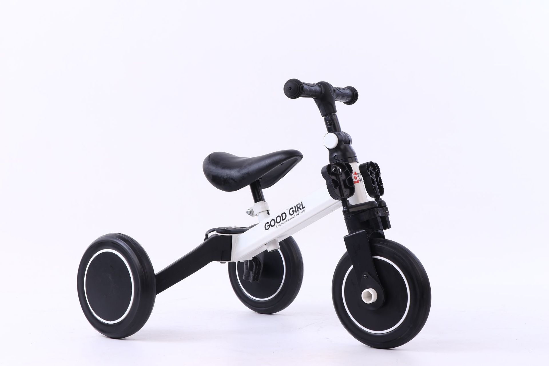 Venta al por mayor tres en uno coche deslizante para niños pedal de coche de equilibrio para niños deformables bebé caminando asistencia deslizante triciclo