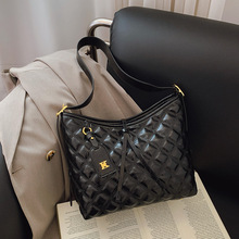 2025新款时尚女士单肩包欧美复古大容量女包手提斜挎包百搭女款