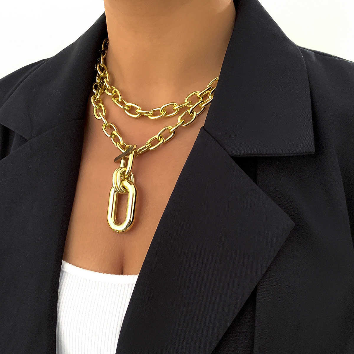 Vintage Style Geometric Solid Color Ccb Alloy Aluminum Plating Chain Women's Pendant Necklace display picture 1