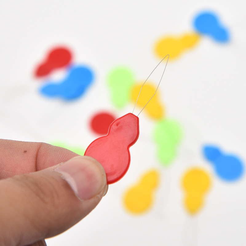 Enhebrador de aguja de polipasto de plástico al por mayor Enhebrador de cola de plástico de color-Máquina de coser de plomo DIY punto de cruz