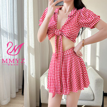 �����ӿء�������Ӿ��Ů��Ȫ���������ڶ���װС����ѧ��ʱ��Ӿװ