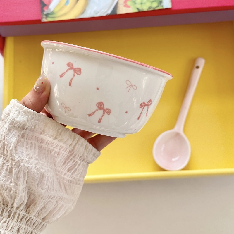 ピンクの蝶結びのご飯の碗の少女の心の陶磁器の高温の釉薬の下で色の家庭のデザートの碗はオーブンがマイクロ波ができます。|undefined