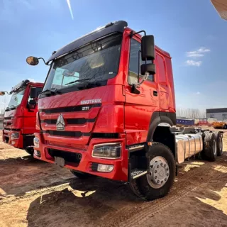中国重汽豪沃前四后八380马力国五自卸车8.8米翻斗车