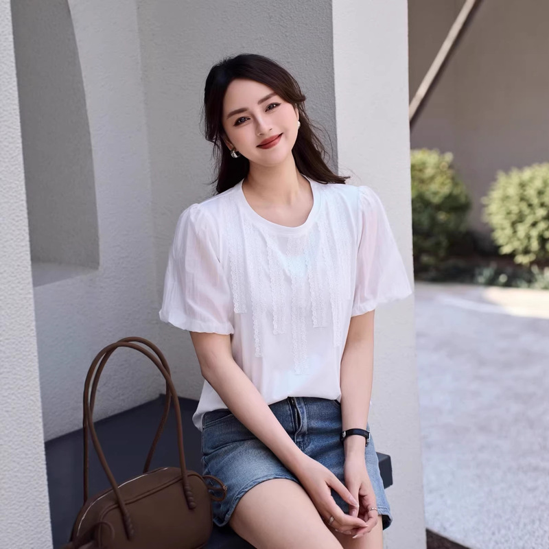 2026 New Summer Style French Lace Splicing Short-Sleeved Tops for Women, Sweet Round Neck Puff Sleeves, Versatile White Shirts