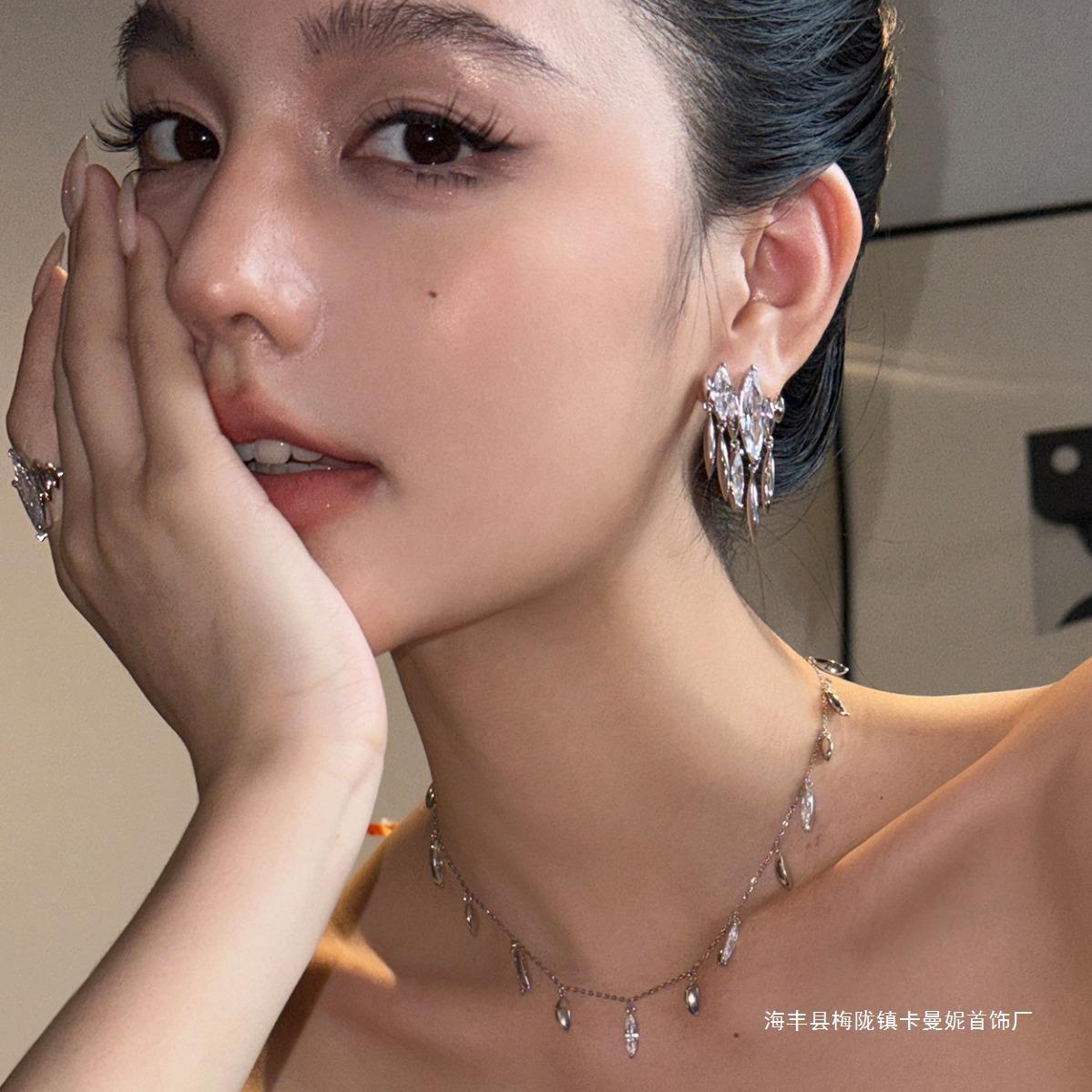 2024年新款獨特不規則馬眼鋯石氣質流蘇耳環女適合方圓臉的耳飾女