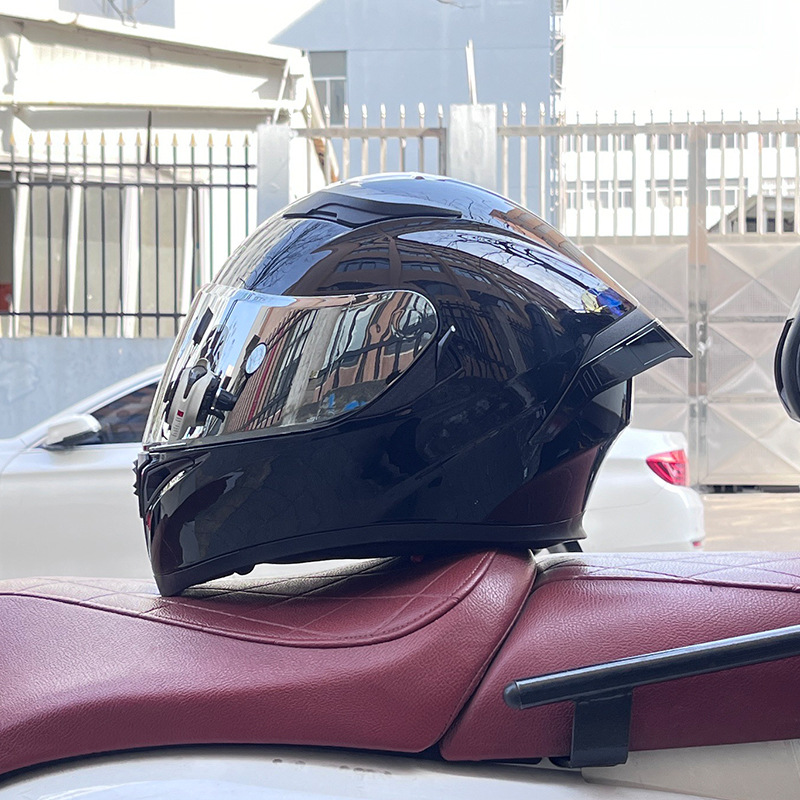 El casco completo del casco de la cola grande de la motocicleta Jiekai se puede instalar con auriculares Bluetooth