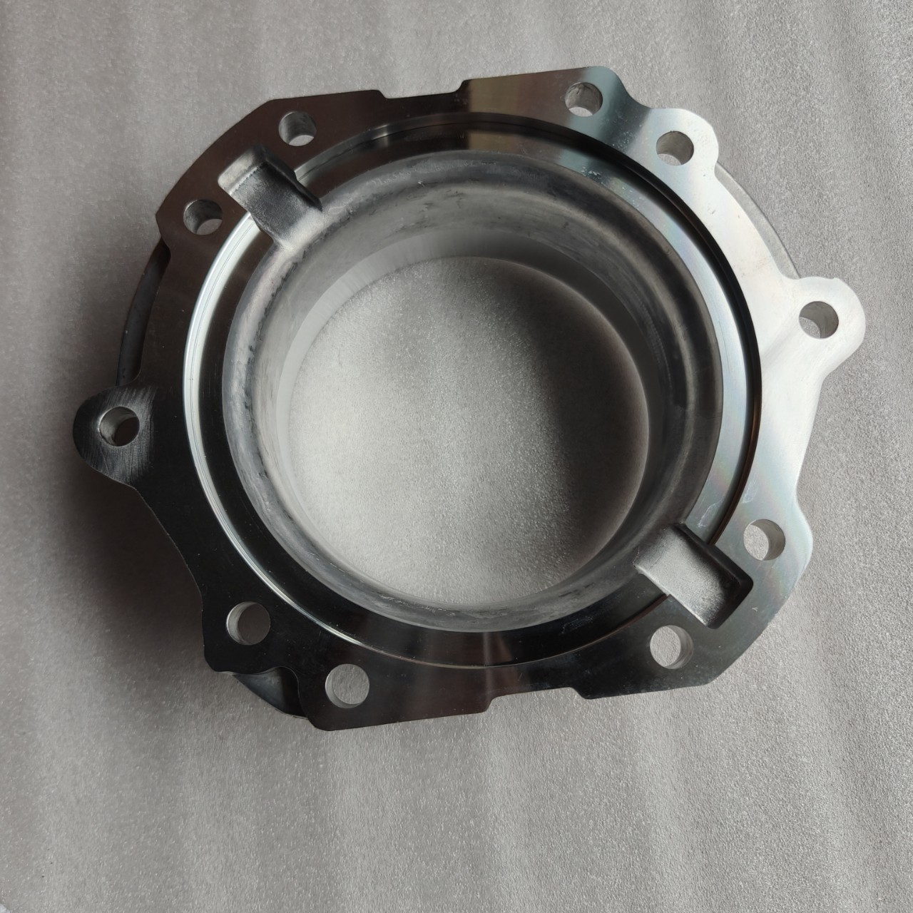 Suitable for Dongfeng and Sinotruk vehicles; ZF transmission cylinder end cover/rear cover for the second shaft, part number 1325.331.006