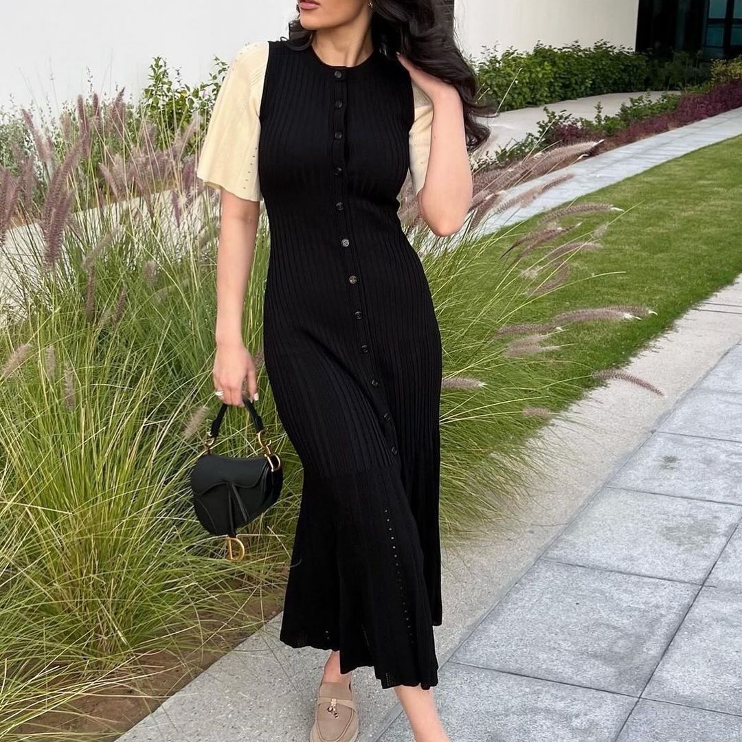 summer solid color elegant knitted long skirt with a round collar