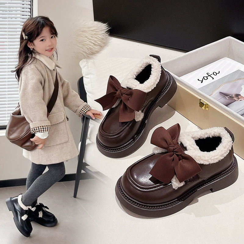 Маленькие кожаные туфли для девочек из овечьей шерсти 2024 зимние новые бархатные туфли Lorita британские теплые хлопчатобумажные туфли