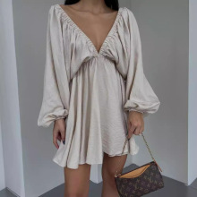 2023秋装女装欧美短裙灯笼袖V领性感气质高级法式复古外贸连衣裙