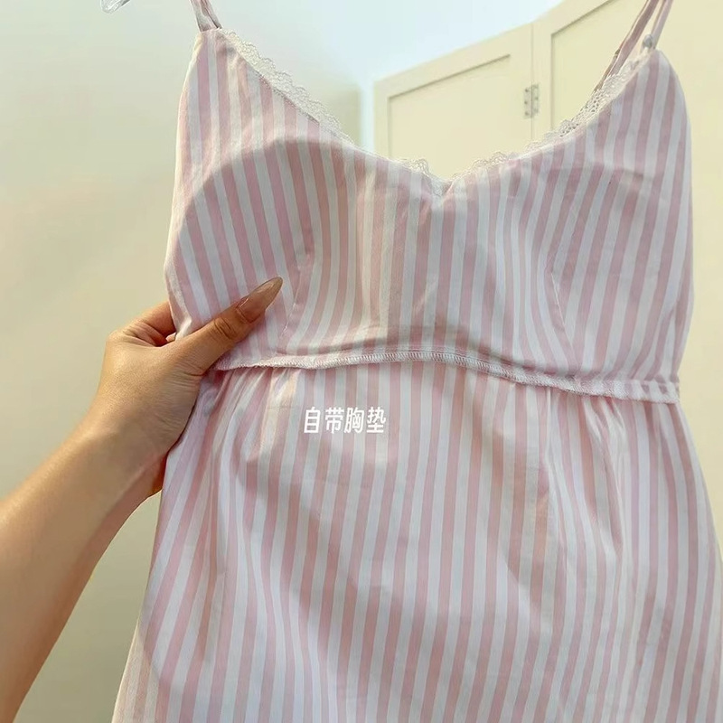甘いピンクのストラップのパジャマ女性の夏の韓国版のストライプは胸のパッドのベストのショートパンツの少女の部屋の服の2つのセットを持ちます。|undefined