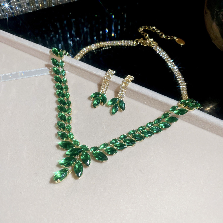 Medieval vintage diamantes goteo pendientes collar ligero lujo nicho cerradura estilo palacio conjunto de joyas exquisitas