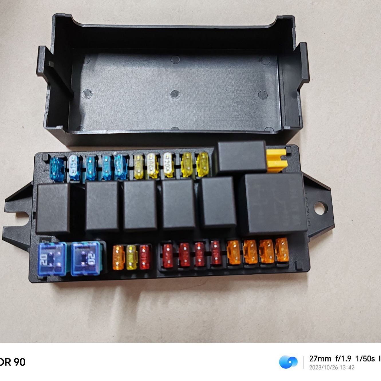 房车继电器保险盒汽车货车船艇多路保险丝盒座改装车用保险座总成