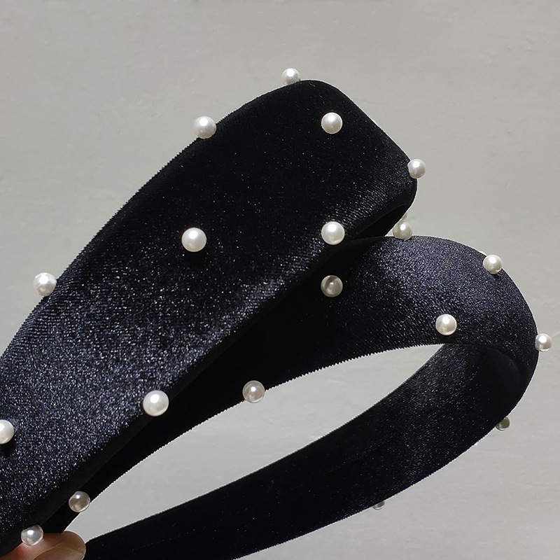 Black Velvet Headband Pearls Headband Retro Korean Headdress Wholesale display picture 3