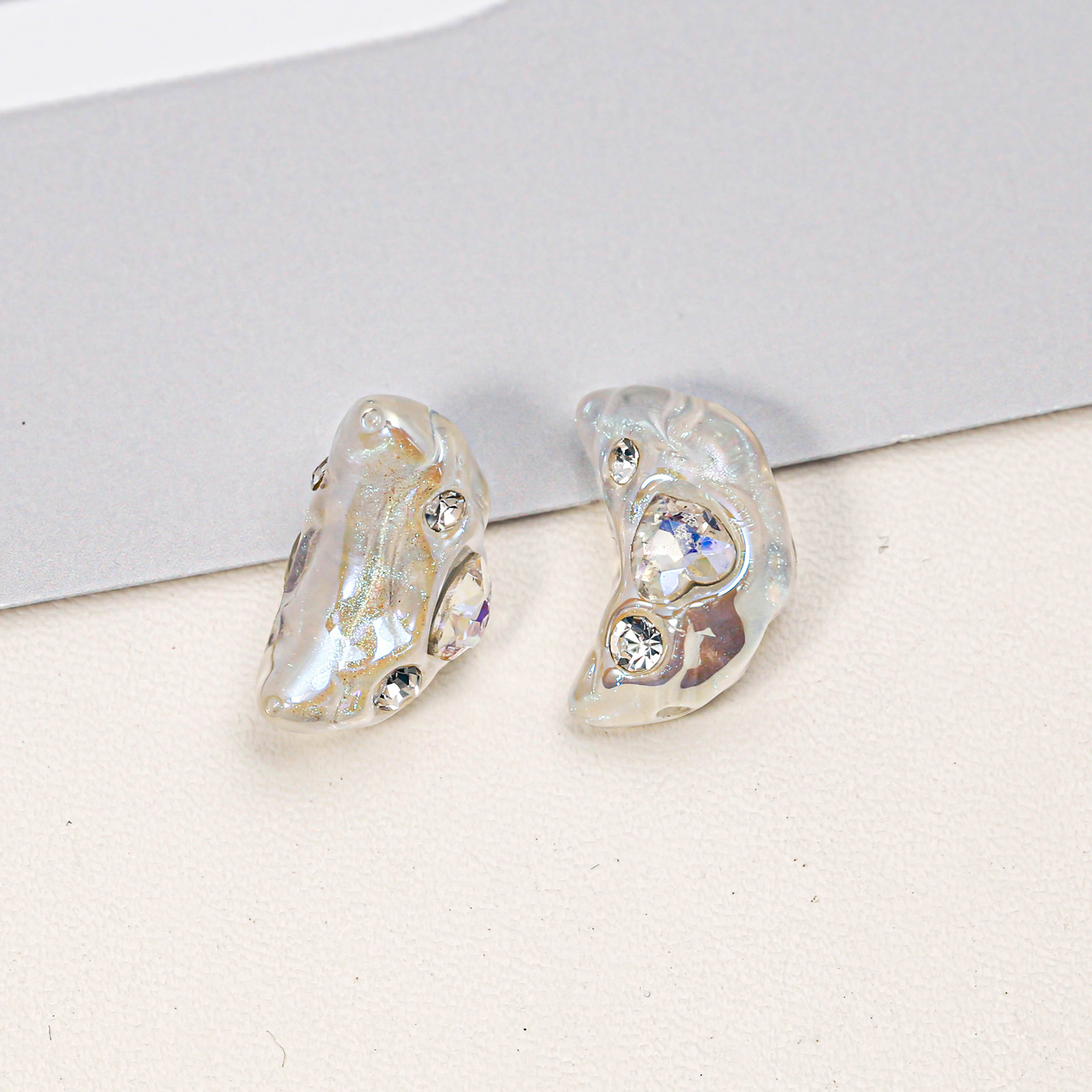 Haijia hielo belleza agujero recto diamante Luna ZIRCON cristal DIY teléfono móvil cadena joyería colgante Accesorios al por mayor