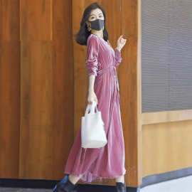 跨境法式金丝绒连衣裙女2025秋冬季高级感宽松长袖气质过膝长裙